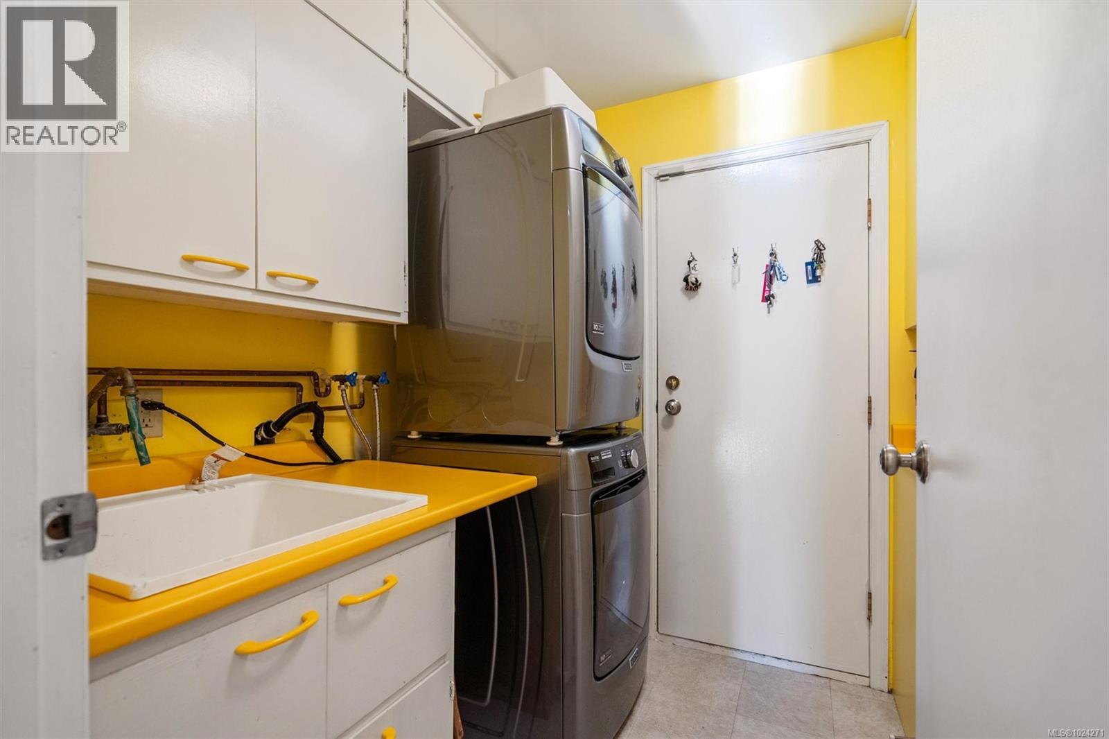 2617 Lancelot Pl, Central Saanich