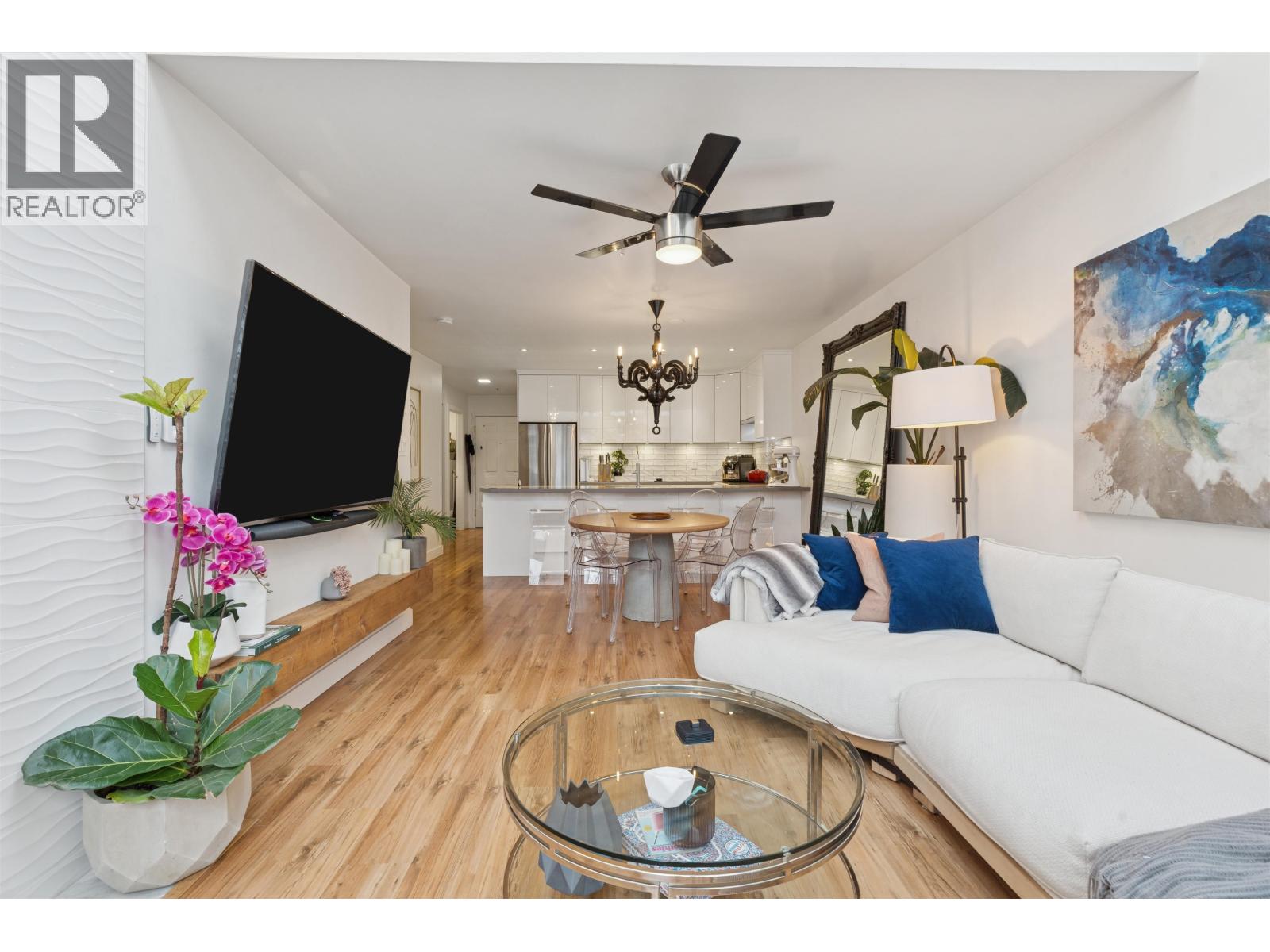 300 1966 COQUITLAM AVENUE, Port Coquitlam