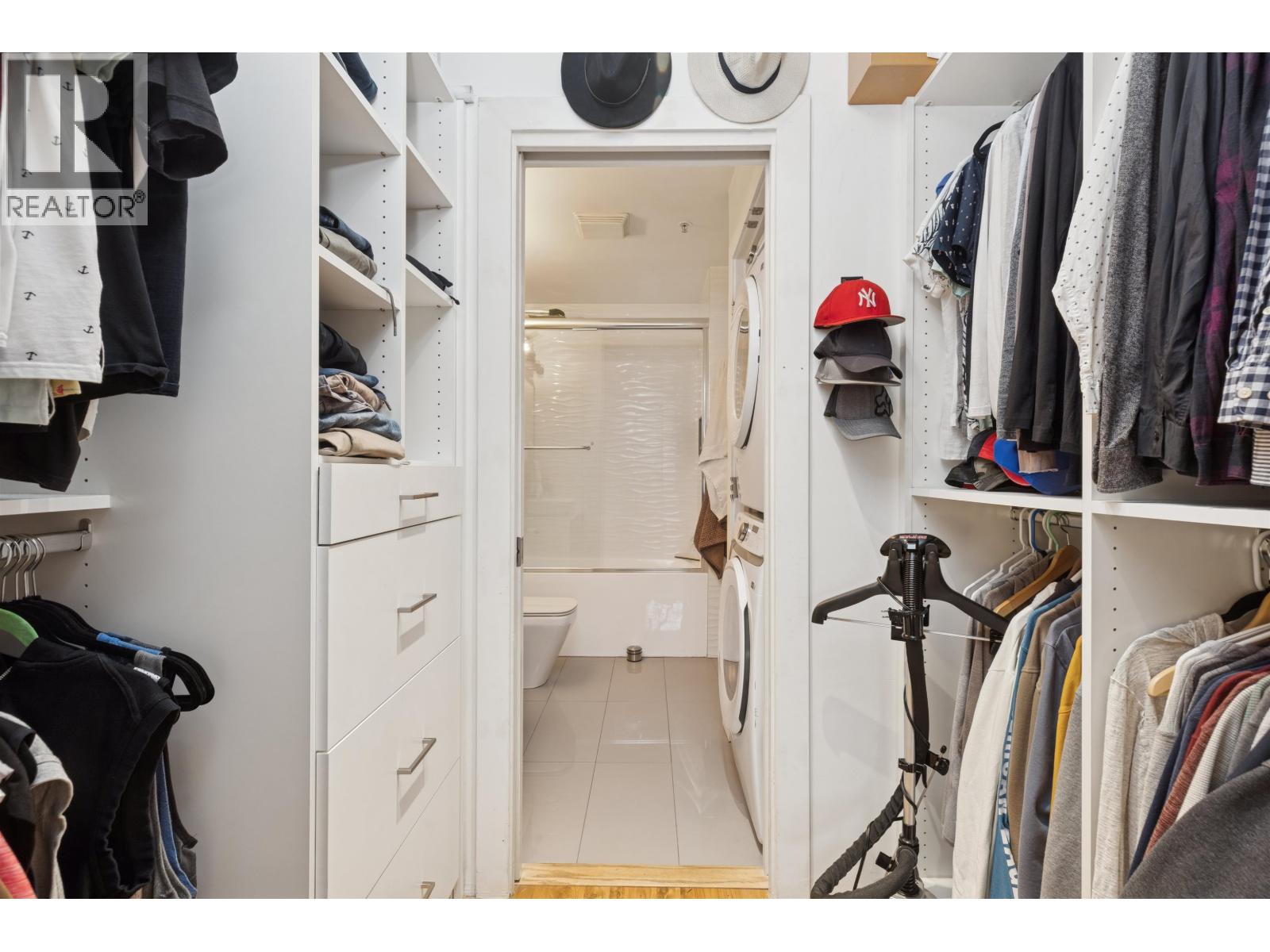 300 1966 COQUITLAM AVENUE, Port Coquitlam