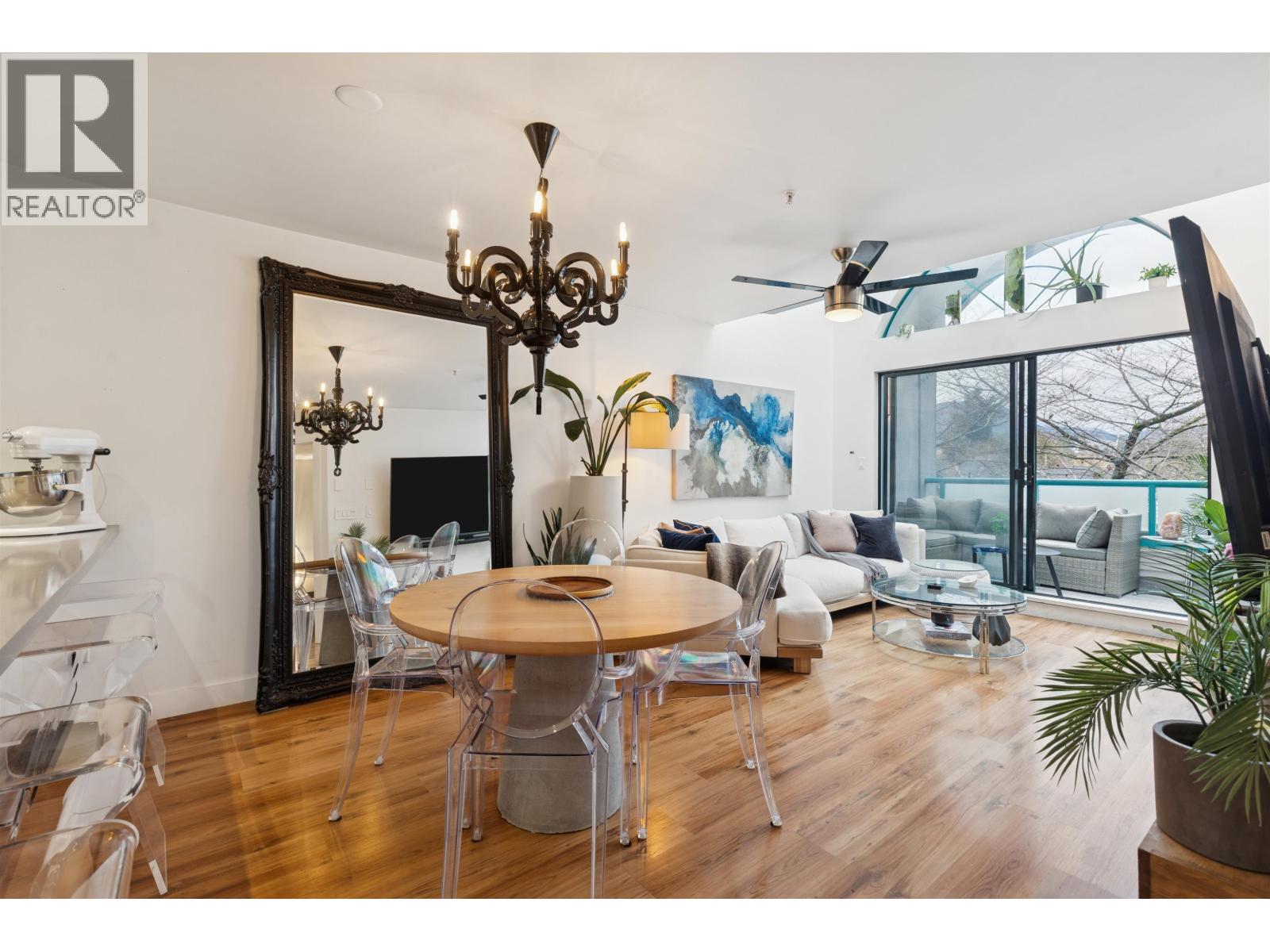 300 1966 COQUITLAM AVENUE, Port Coquitlam