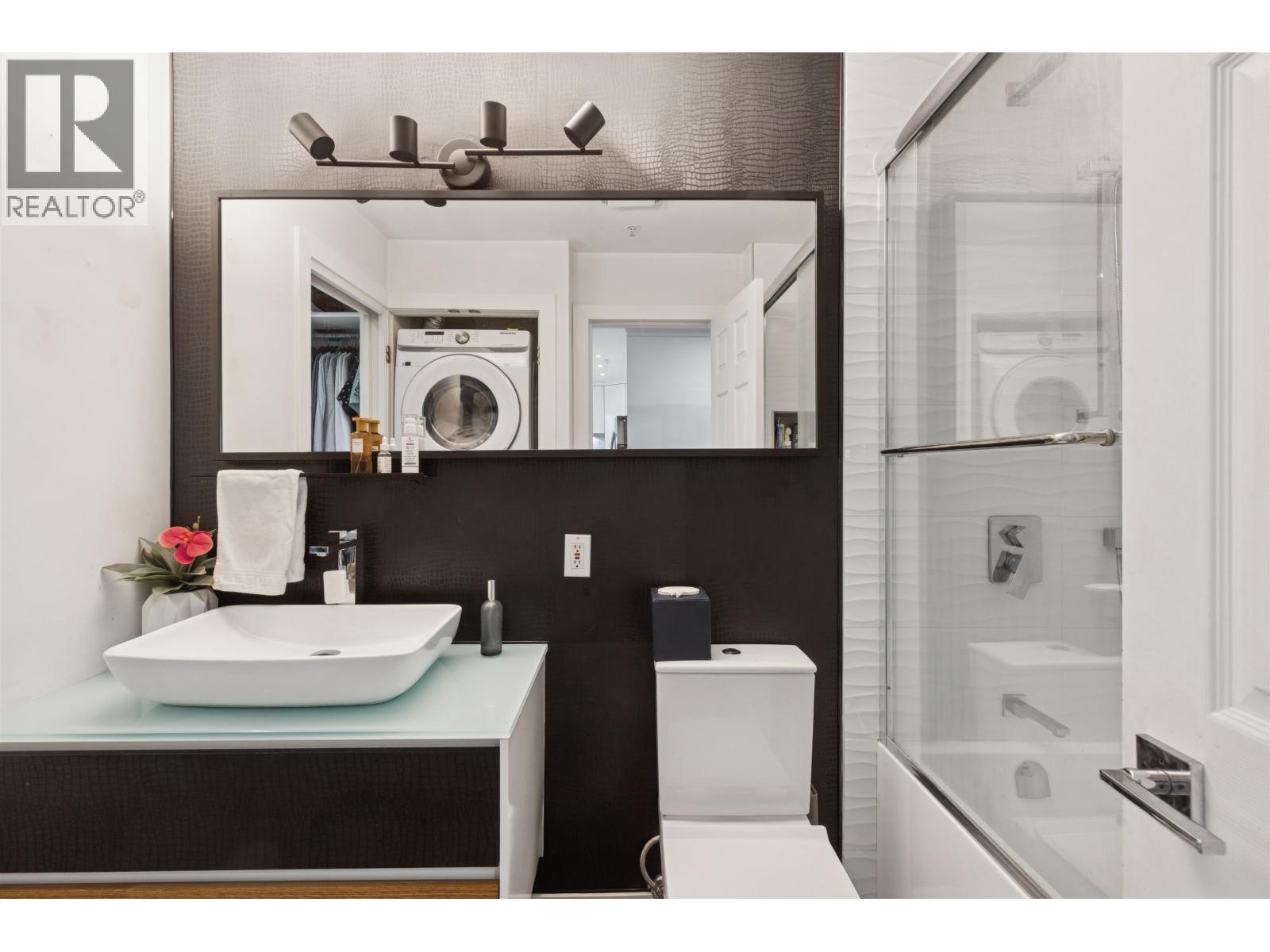 300 1966 COQUITLAM AVENUE, Port Coquitlam