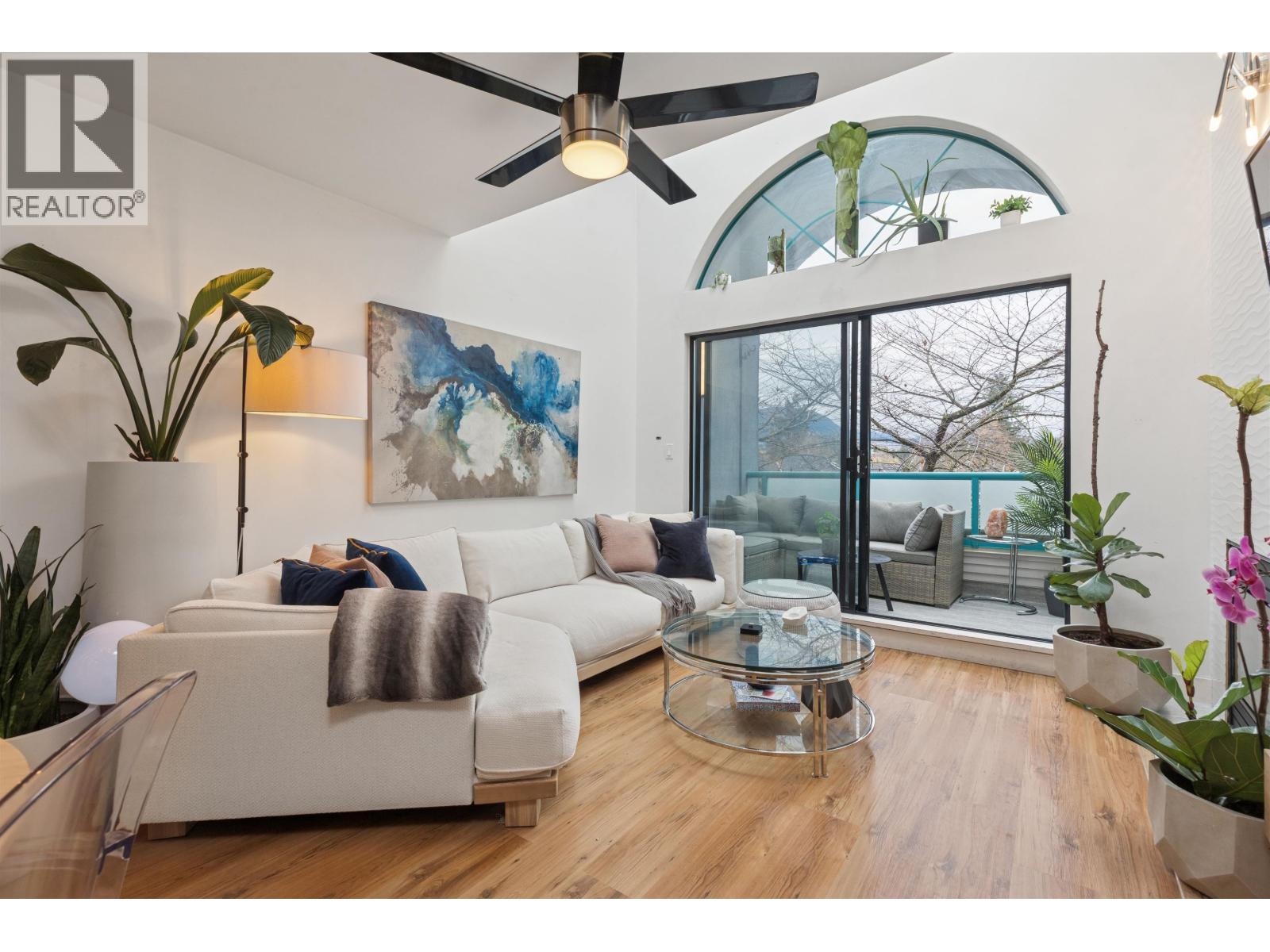 300 1966 COQUITLAM AVENUE, Port Coquitlam