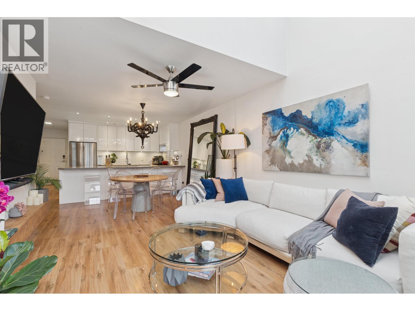 300 1966 COQUITLAM AVENUE, Port Coquitlam