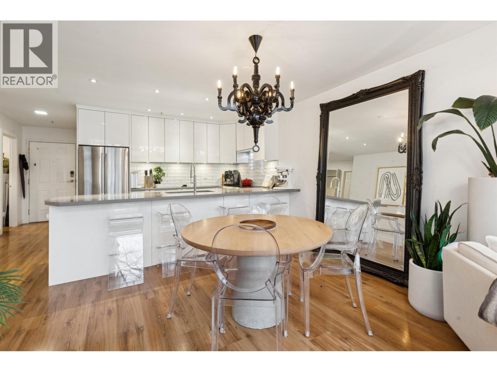 300 1966 COQUITLAM AVENUE, Port Coquitlam