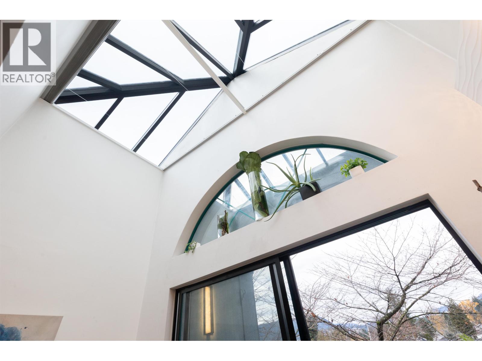 300 1966 COQUITLAM AVENUE, Port Coquitlam