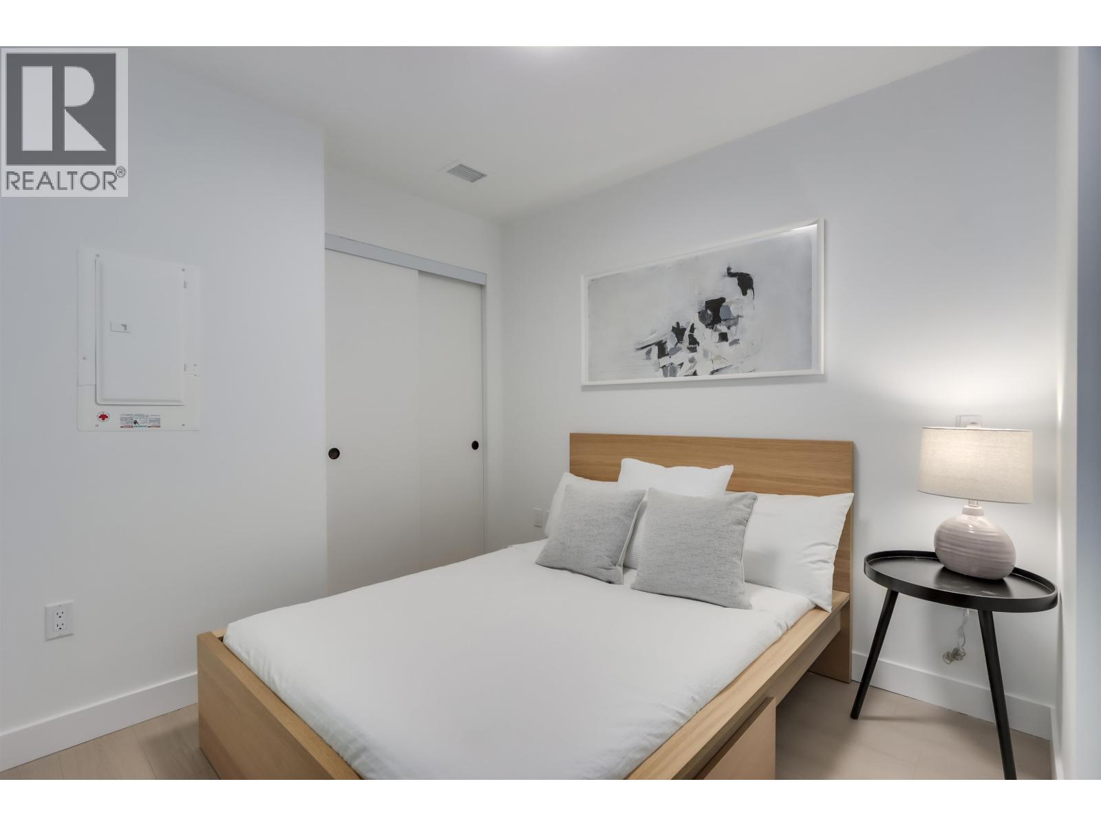 41* 422 E 3RD STREET, North Vancouver