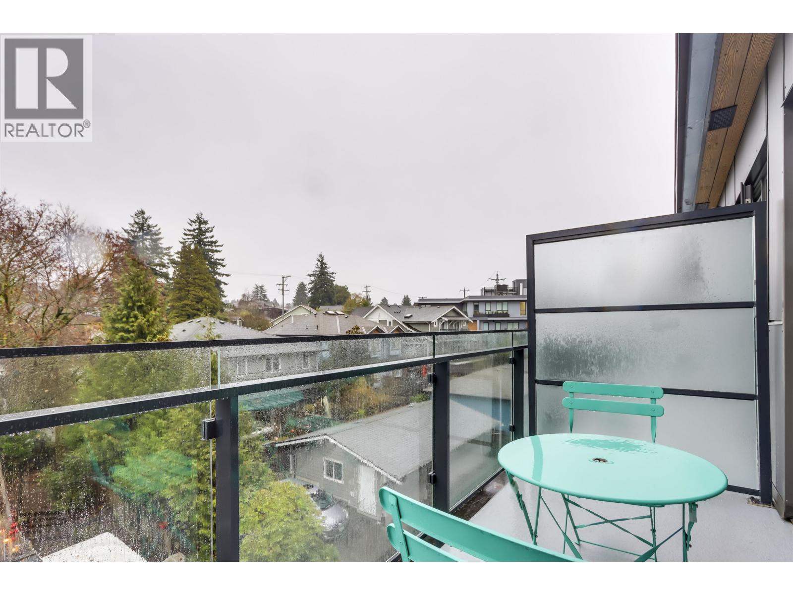 41* 422 E 3RD STREET, North Vancouver