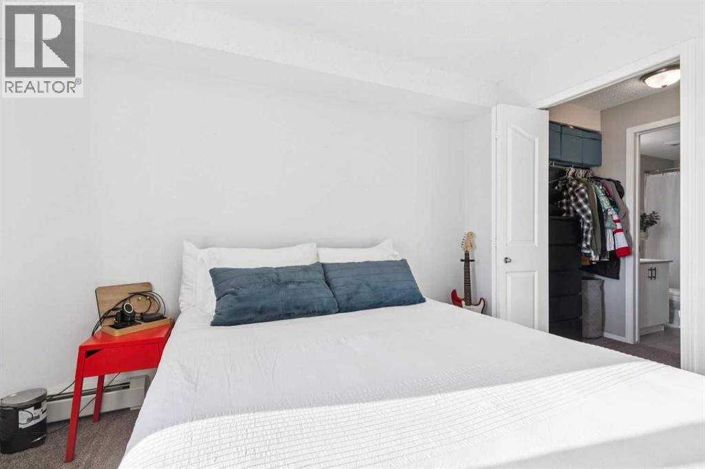 Single Family House for Sale in   Royal Birch Boulevard Royal Oak Calgary 