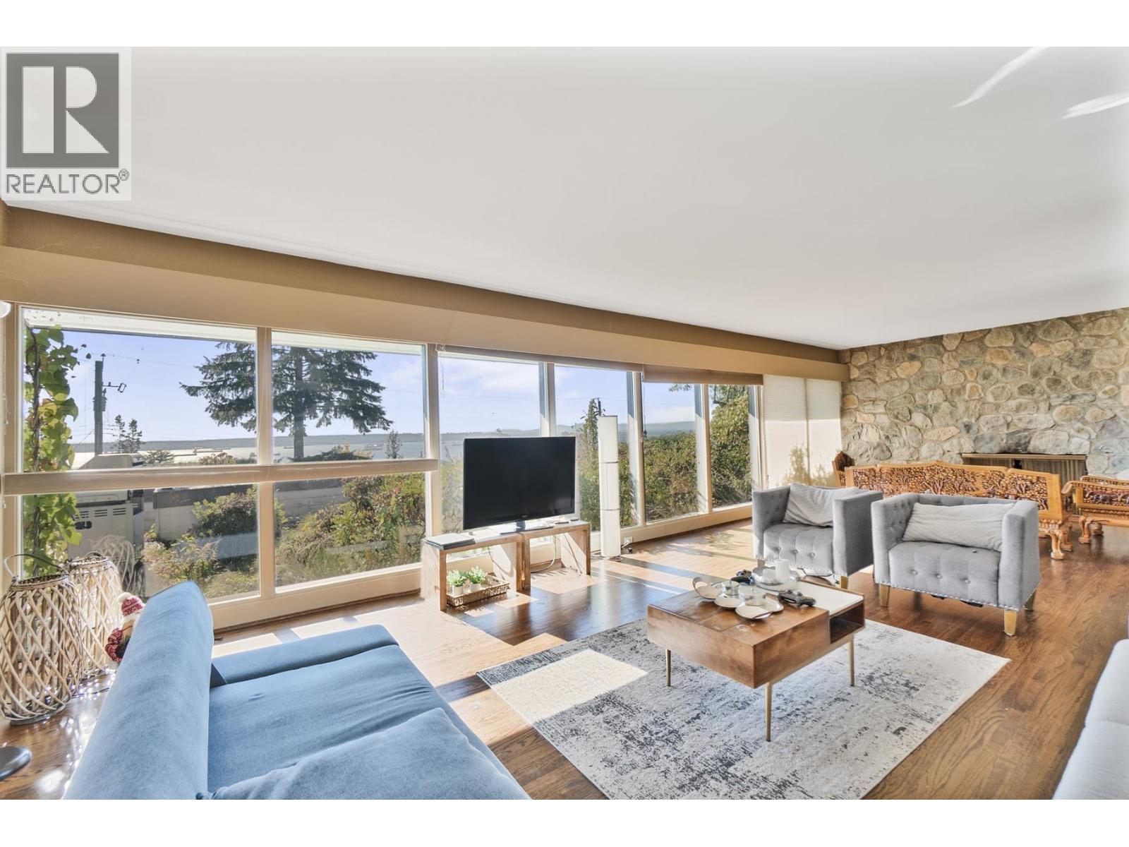 2233 PALMERSTON AVENUE, West Vancouver