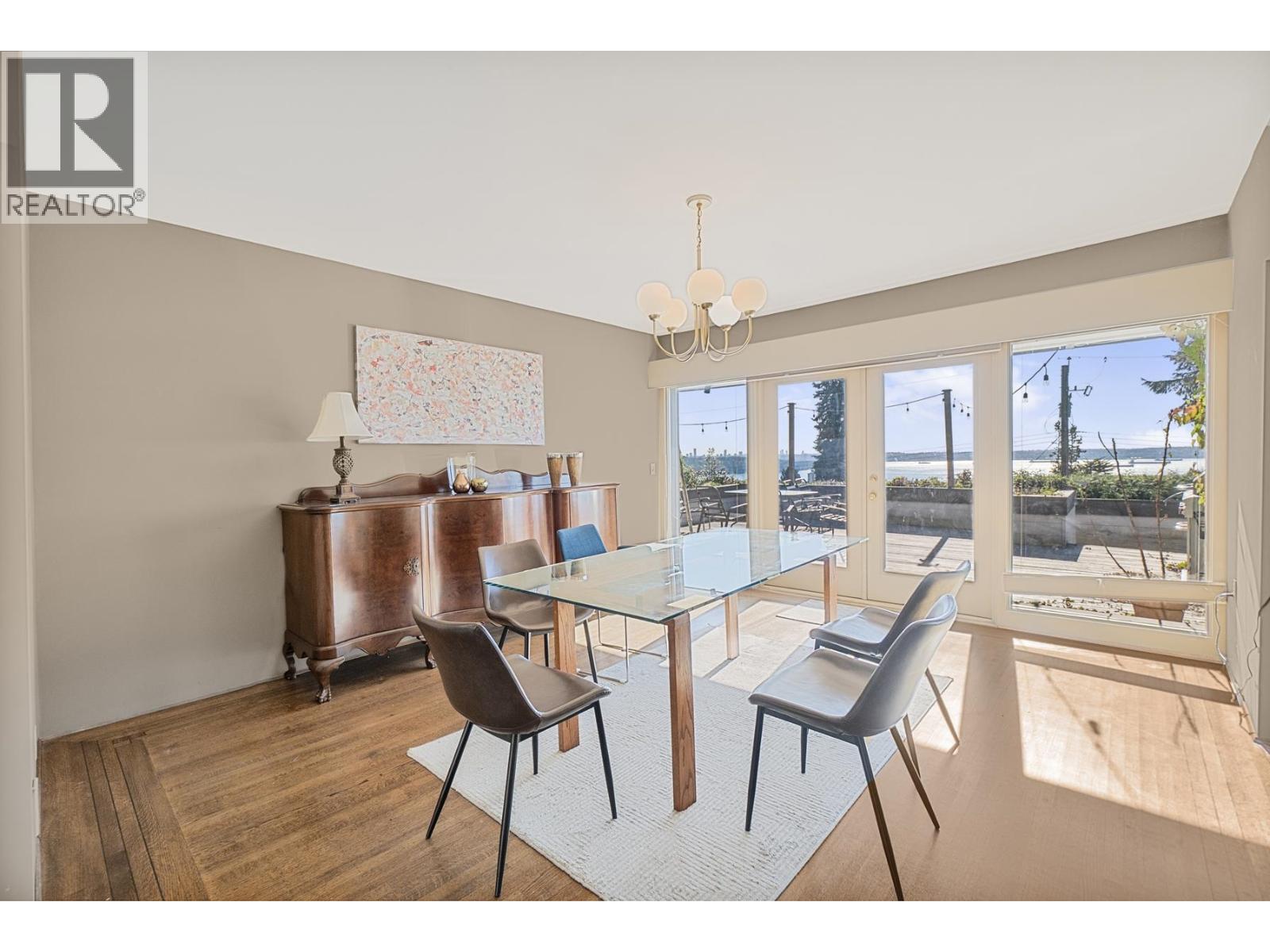 2233 PALMERSTON AVENUE, West Vancouver