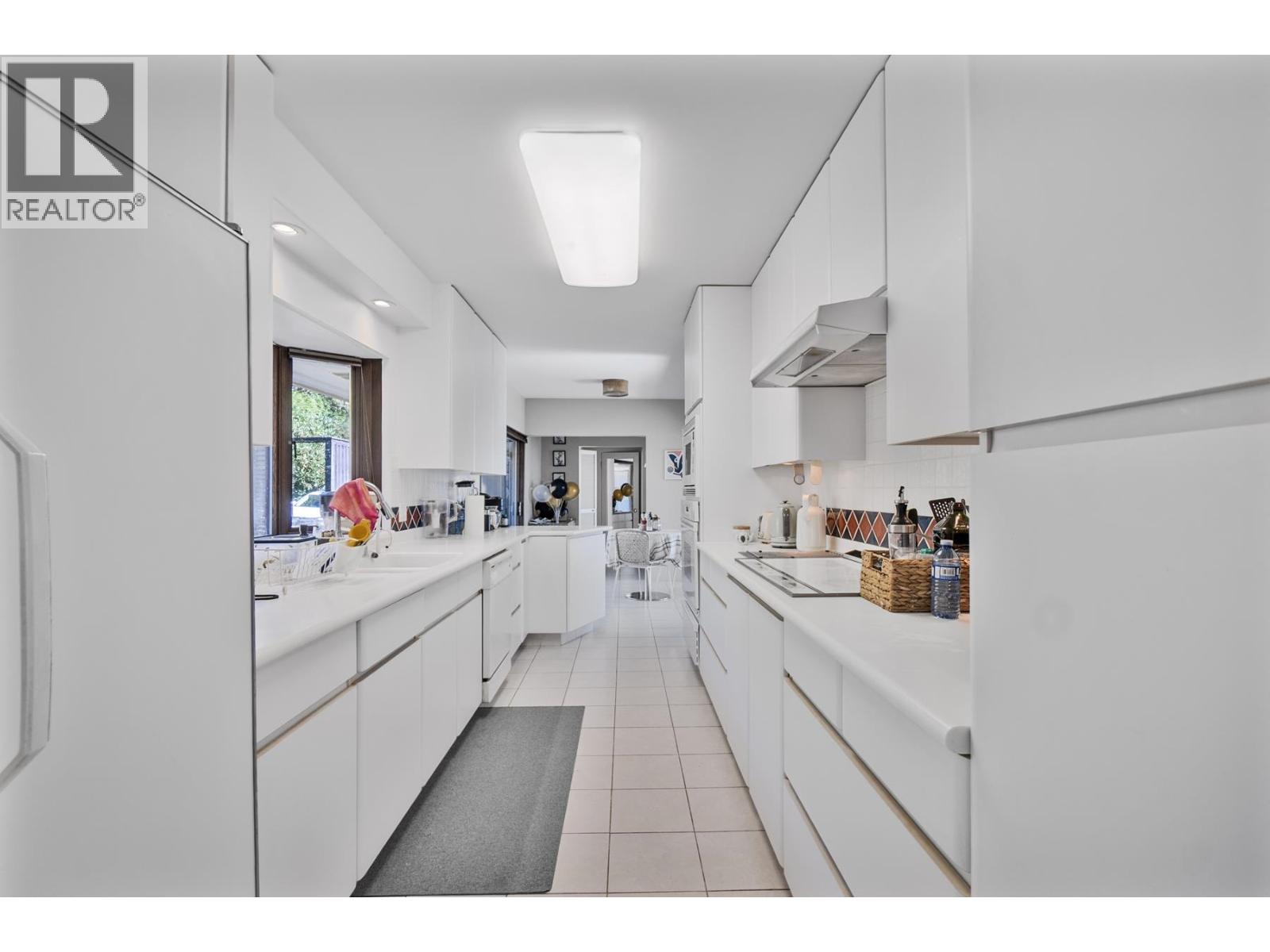 2233 PALMERSTON AVENUE, West Vancouver