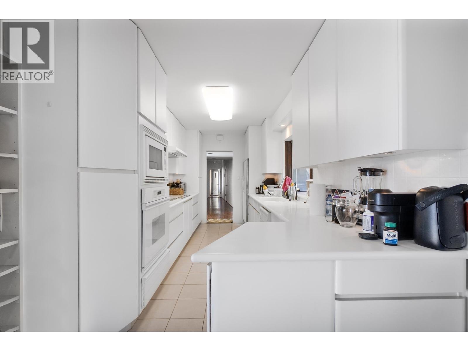 2233 PALMERSTON AVENUE, West Vancouver