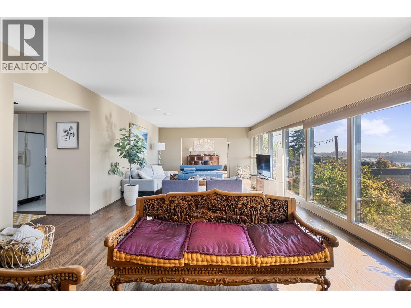 2233 PALMERSTON AVENUE, West Vancouver