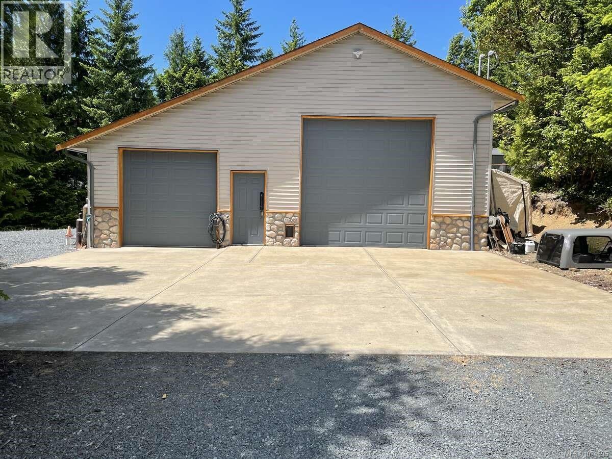 1680 Peligren Pl, Qualicum Beach