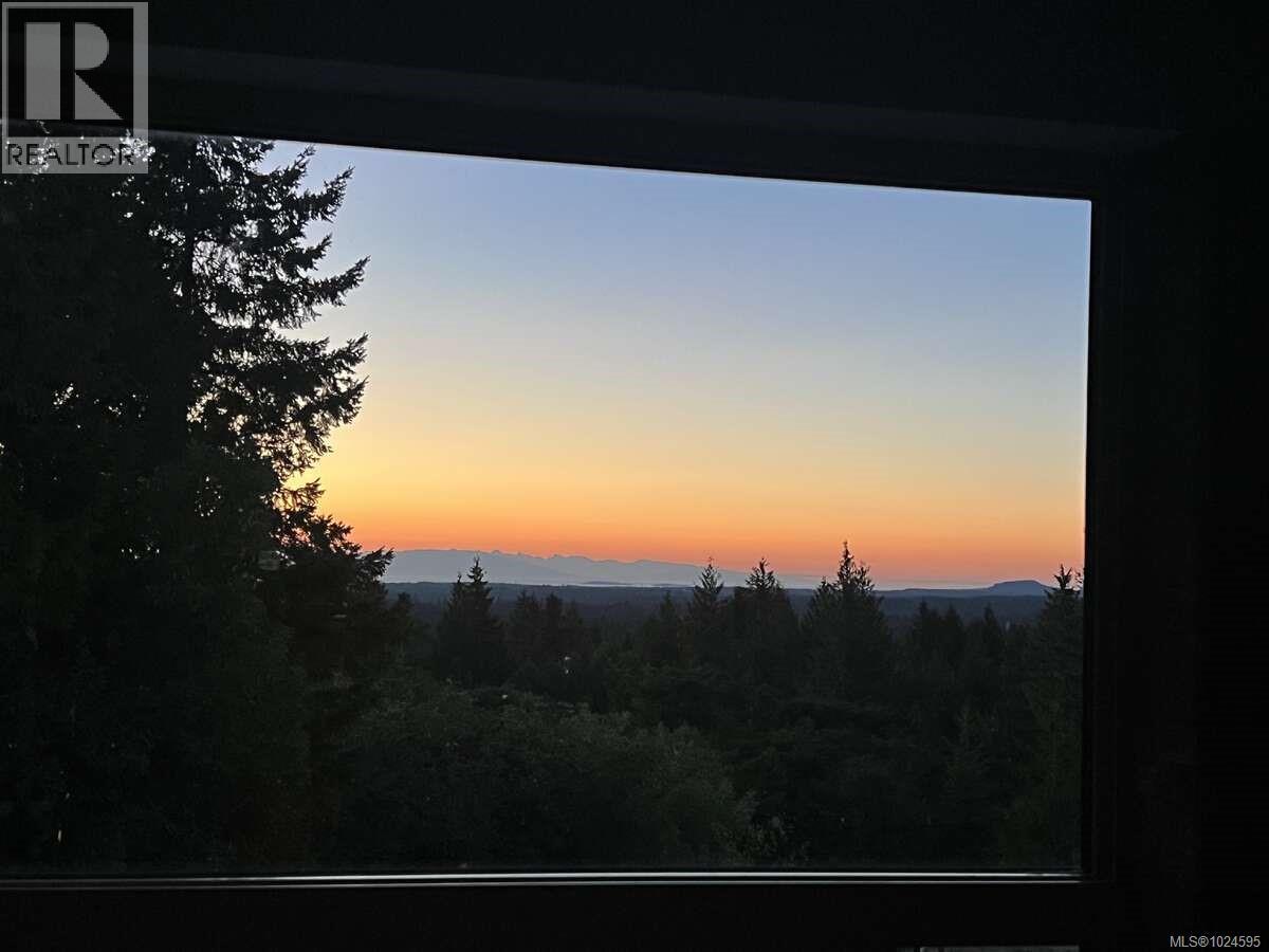 1680 Peligren Pl, Qualicum Beach