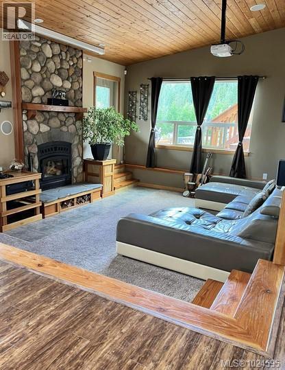 1680 Peligren Pl, Qualicum Beach