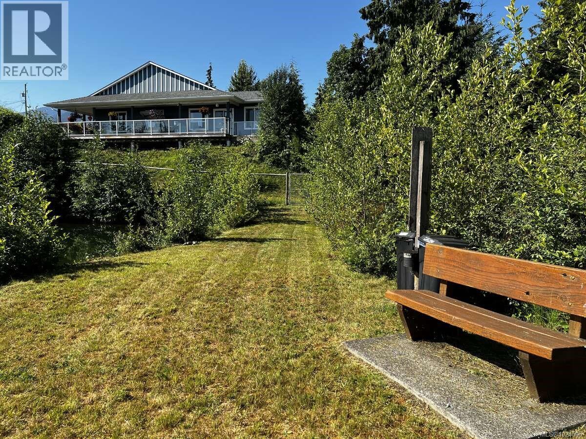 1680 Peligren Pl, Qualicum Beach