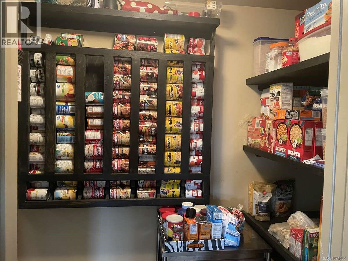 1680 Peligren Pl, Qualicum Beach