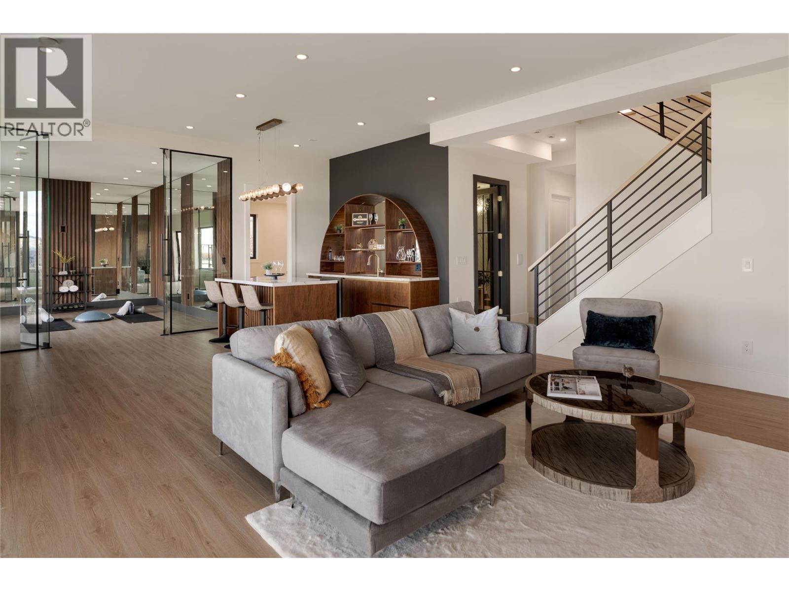  1016 EMSLIE Street, Kelowna