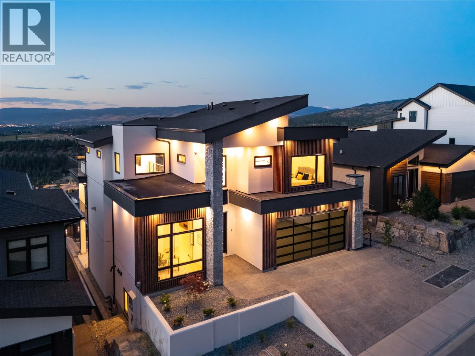  1016 EMSLIE Street, Kelowna