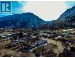 818 Main Street, Lillooet, BC V0K1V0 Photo 11