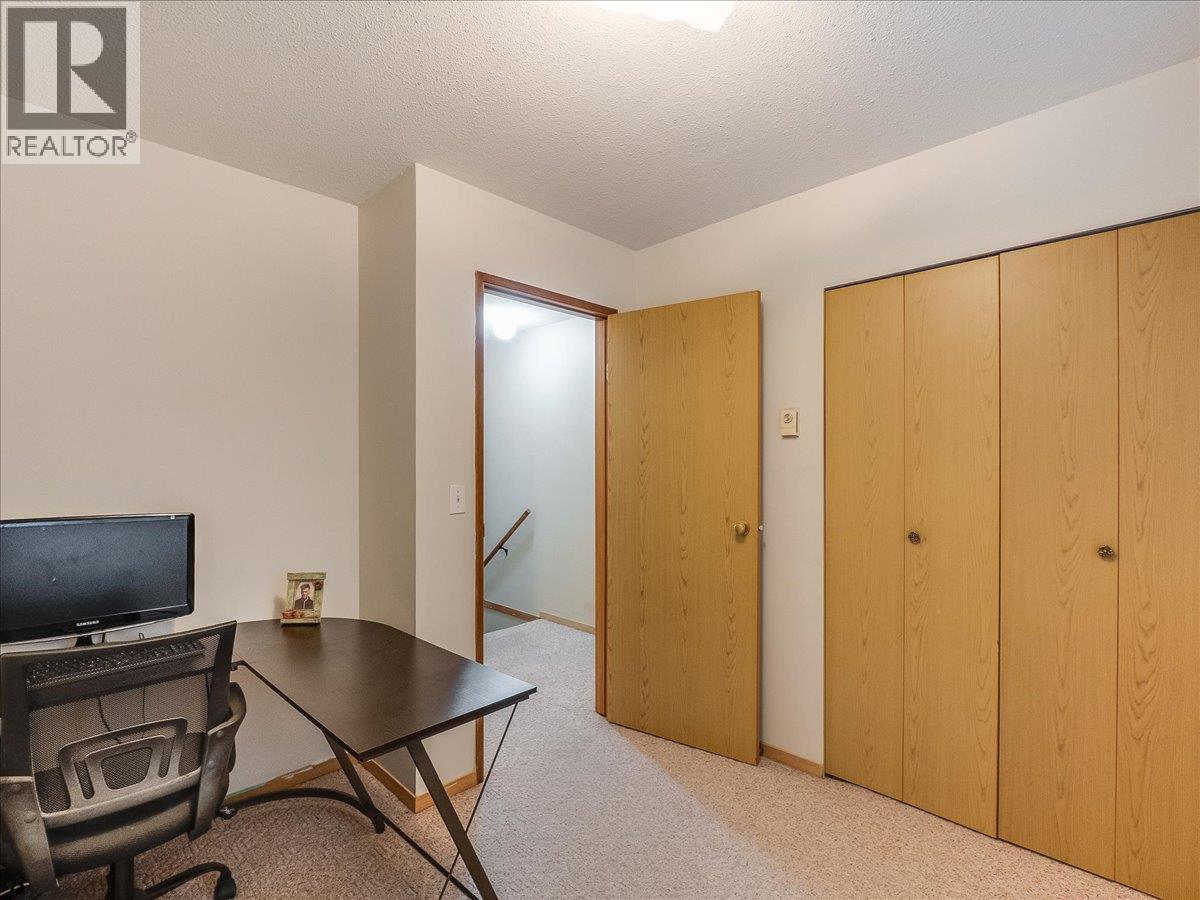 202 11TH Avenue Unit# 102, Castlegar