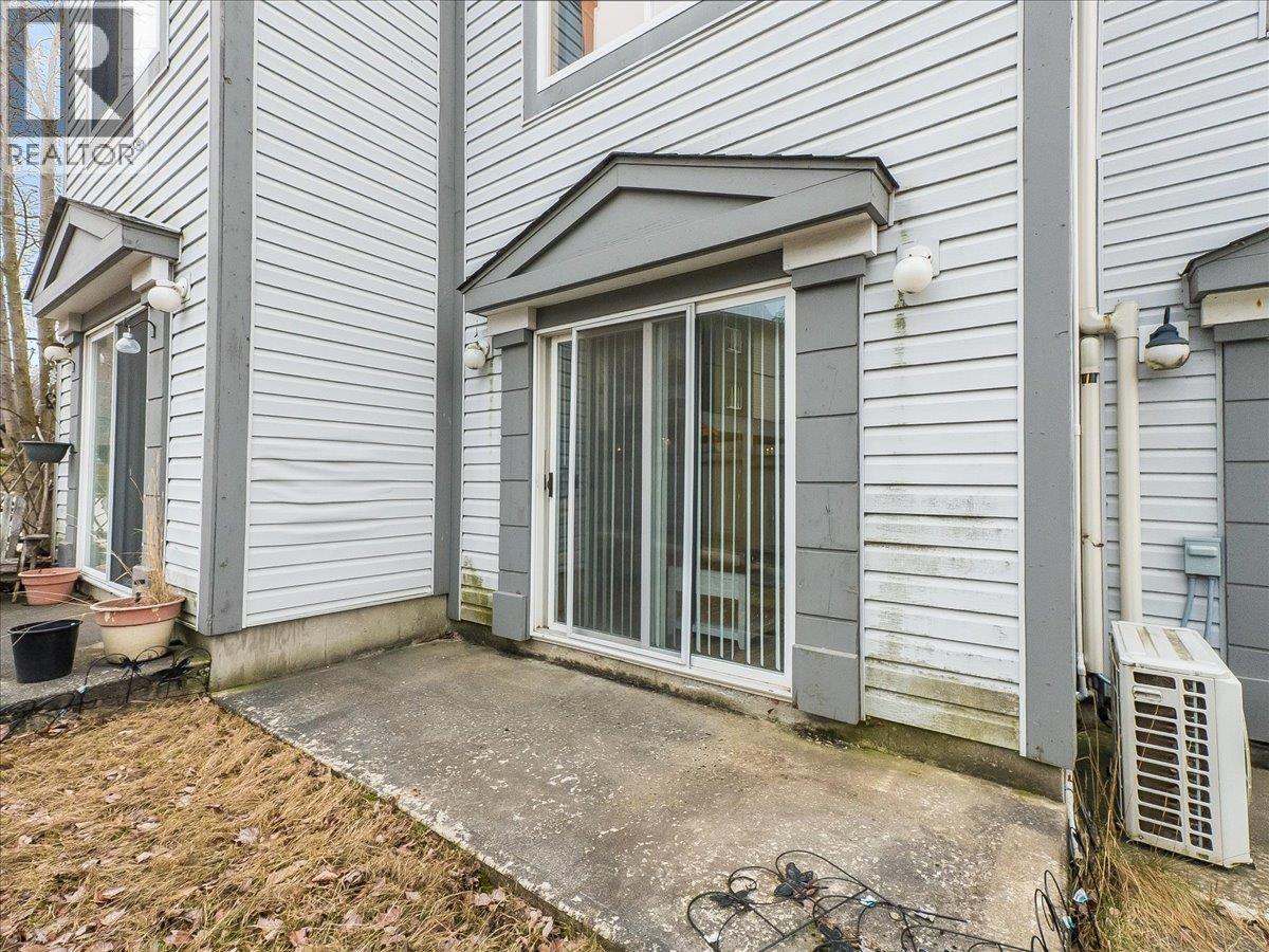 202 11TH Avenue Unit# 102, Castlegar