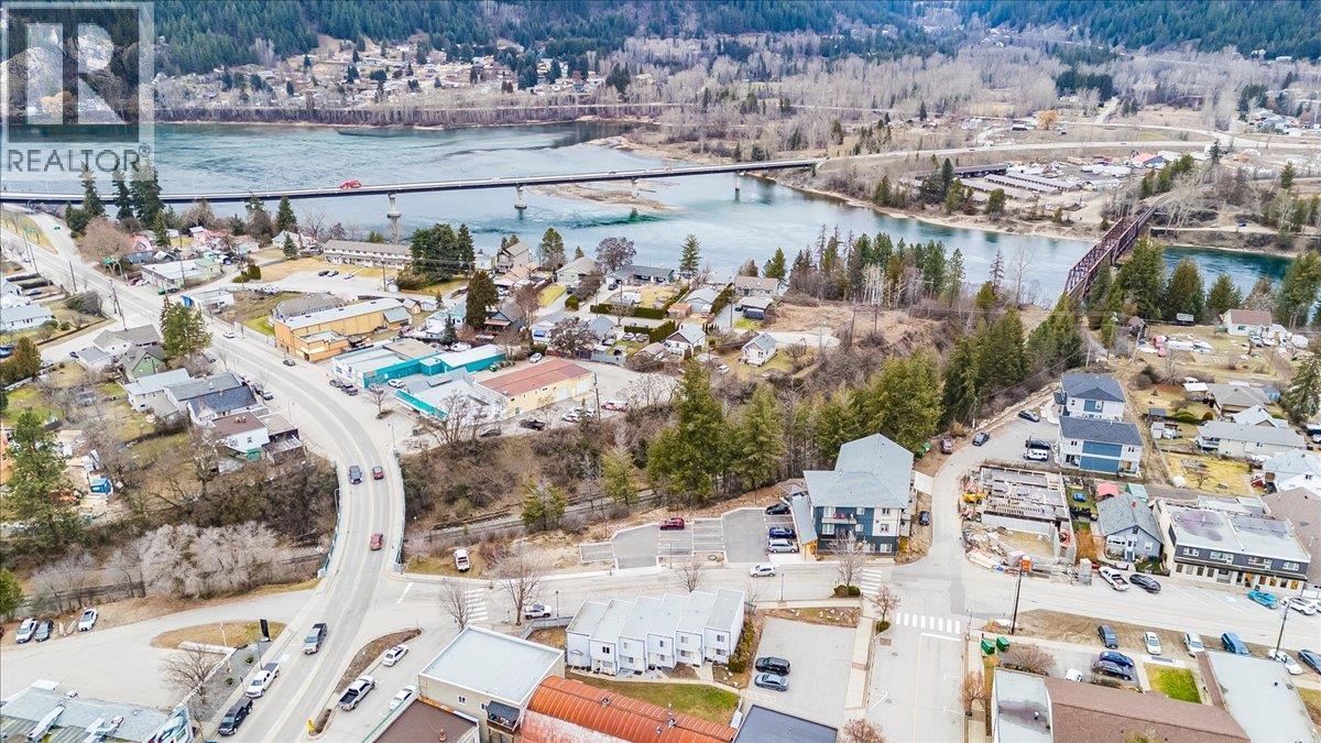 202 11TH Avenue Unit# 102, Castlegar