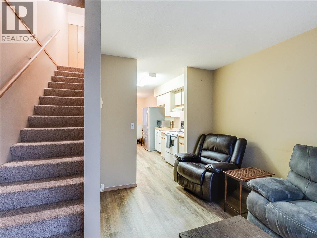 202 11TH Avenue Unit# 102, Castlegar