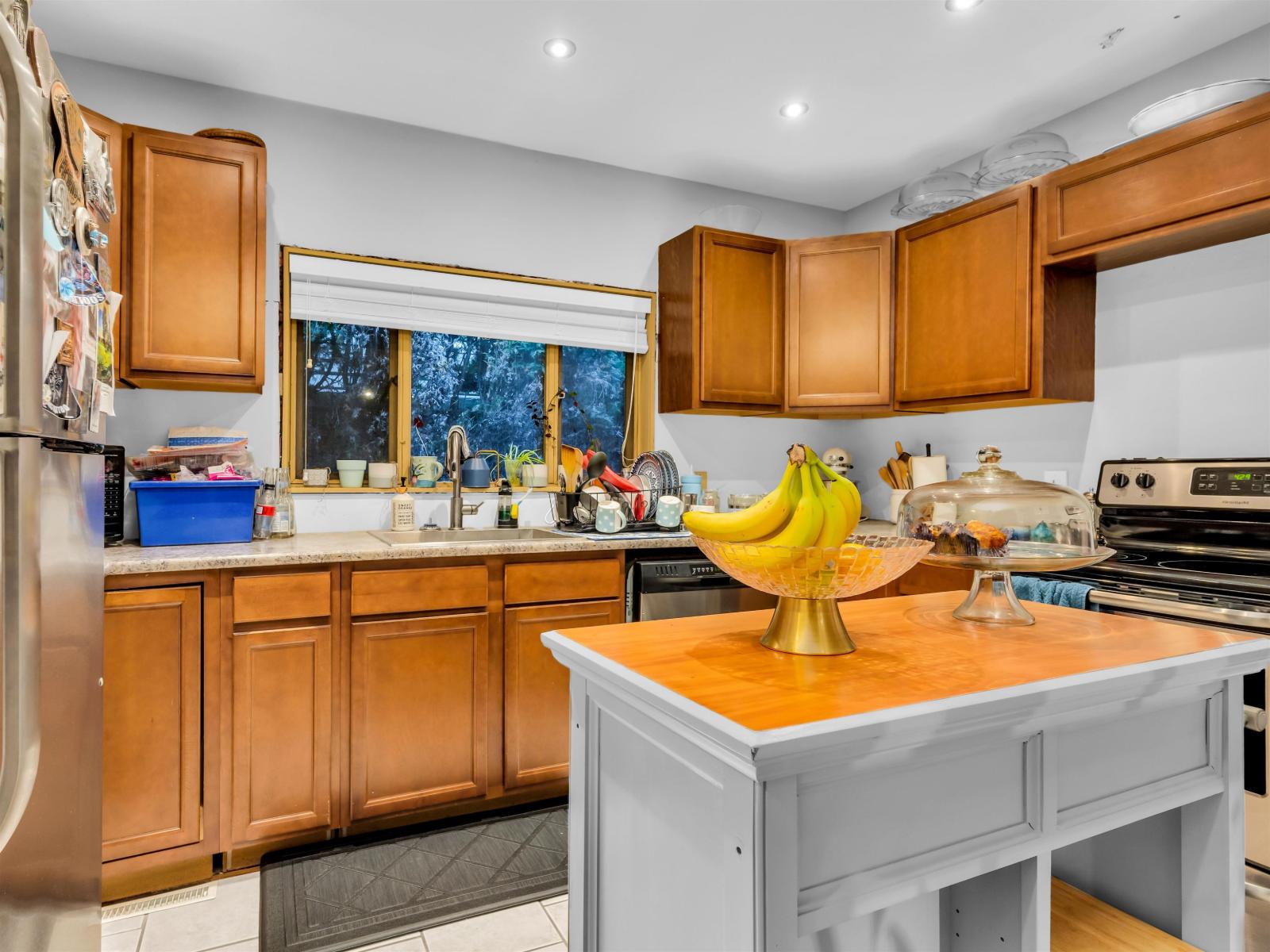 852 STEVENS STREET, White Rock