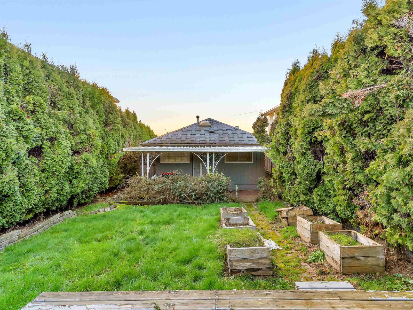 852 STEVENS STREET, White Rock