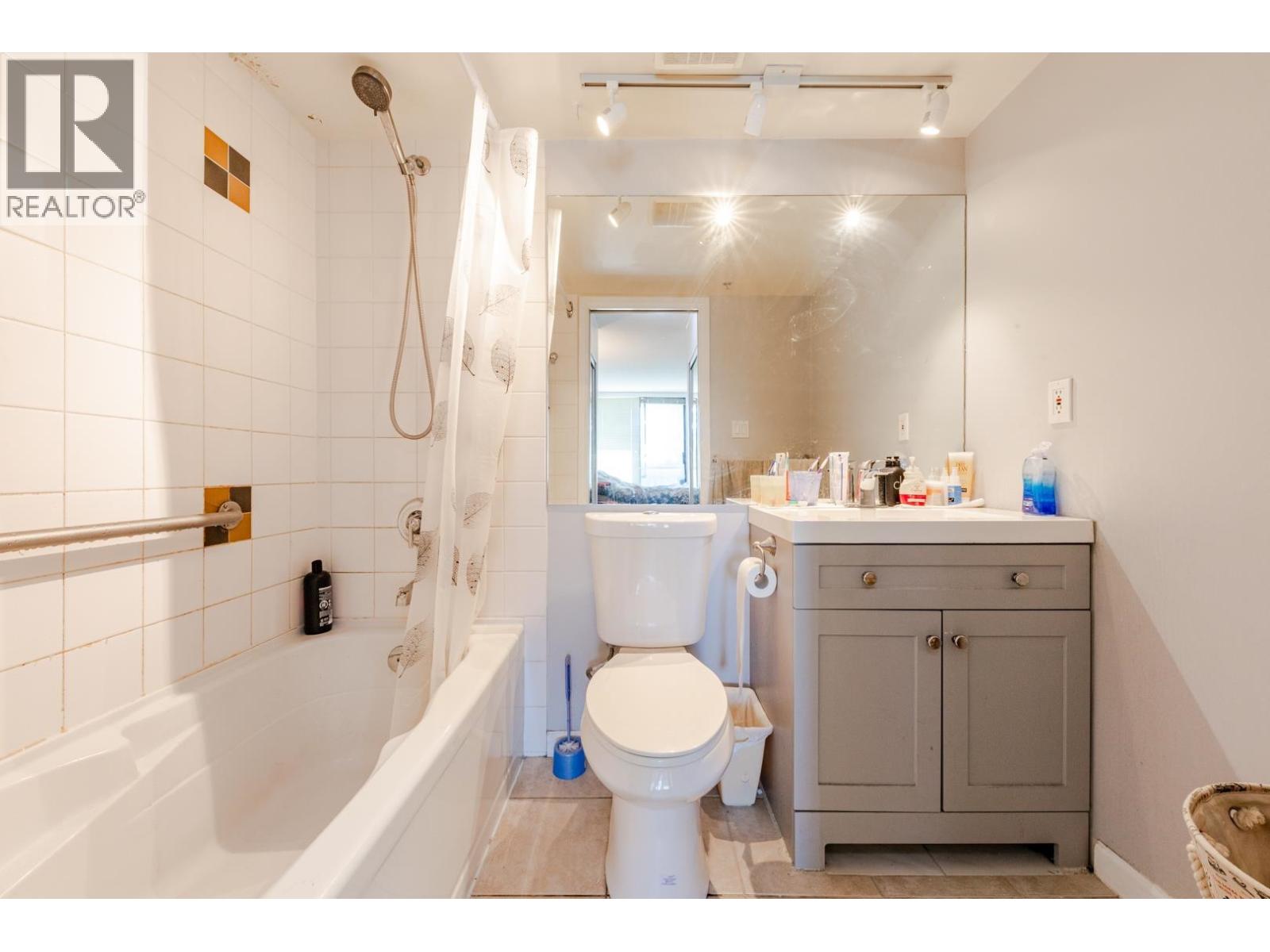 #708-8180 GRANVILLE Avenue, Richmond