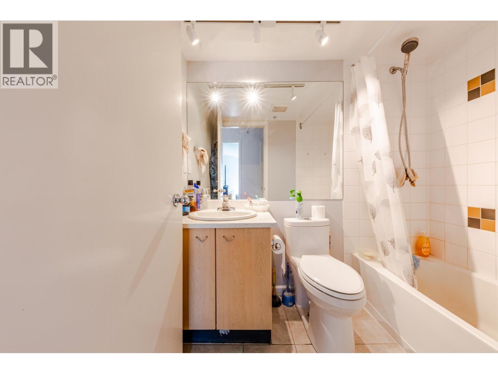 #708-8180 GRANVILLE Avenue, Richmond