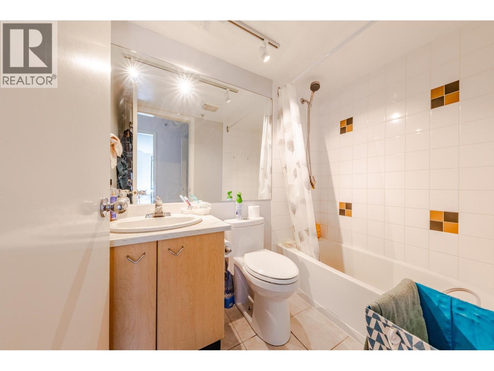 #708-8180 GRANVILLE Avenue, Richmond