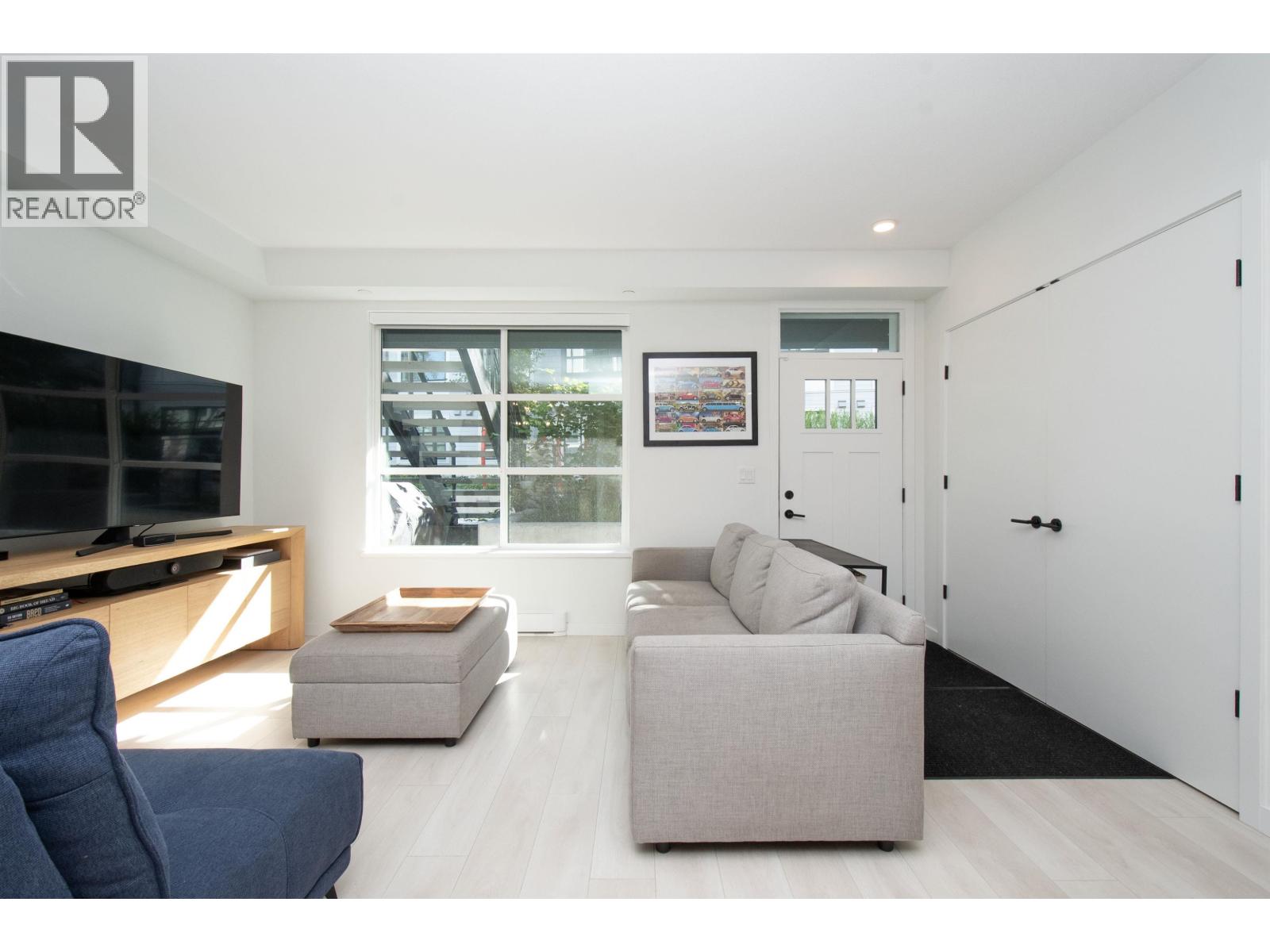 118 2045 HERITAGE PARK LANE, North Vancouver