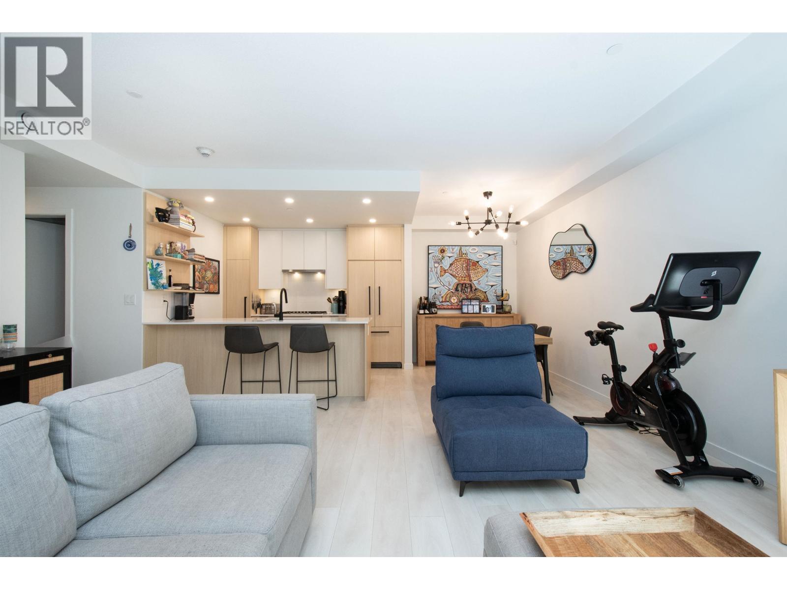 118 2045 HERITAGE PARK LANE, North Vancouver