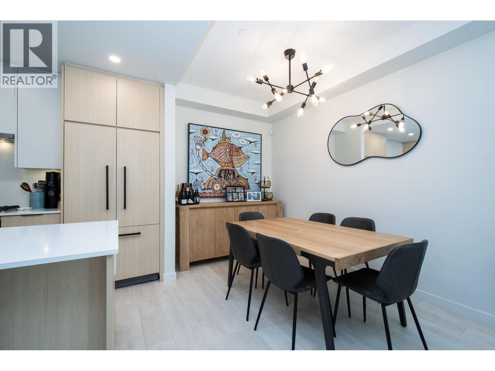 118 2045 HERITAGE PARK LANE, North Vancouver