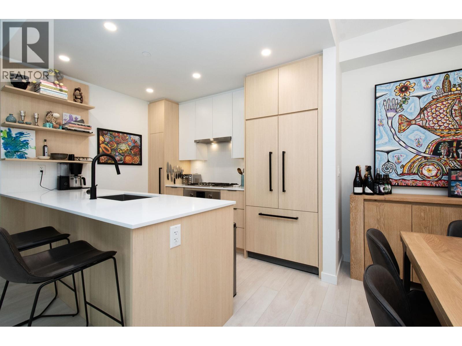 118 2045 HERITAGE PARK LANE, North Vancouver