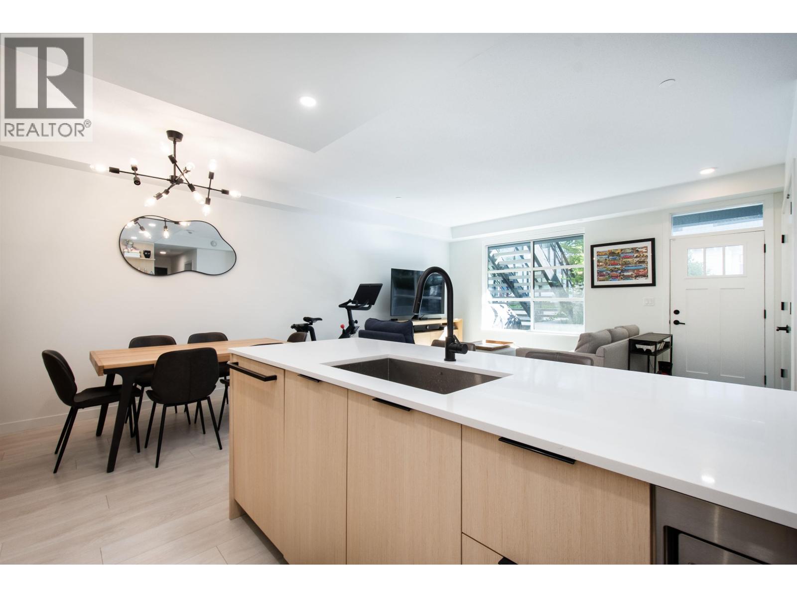 118 2045 HERITAGE PARK LANE, North Vancouver