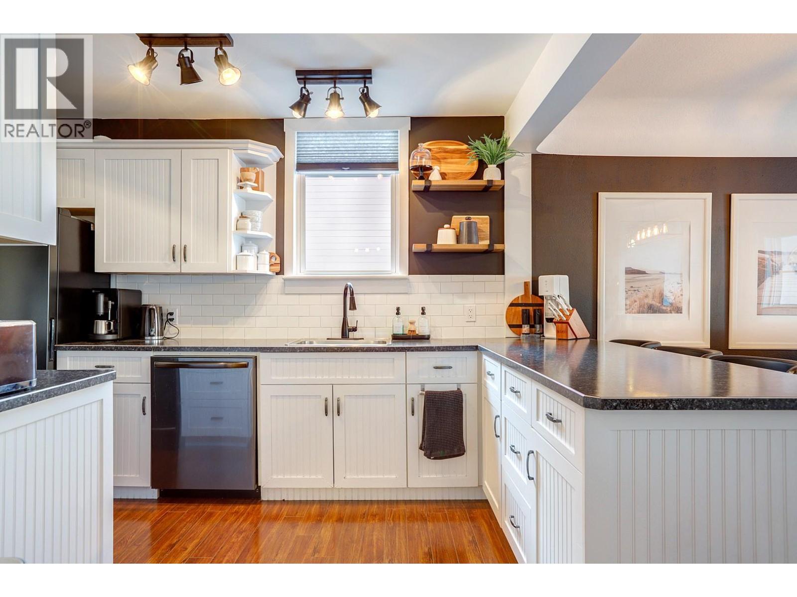 2245 Shuswap Avenue, Lumby