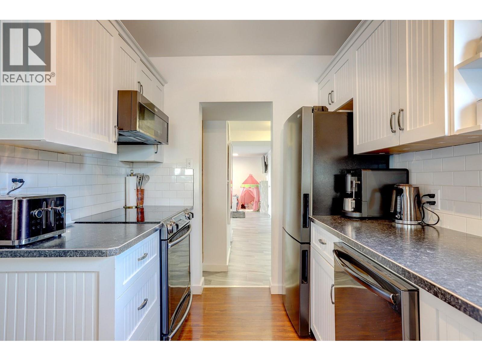 2245 Shuswap Avenue, Lumby