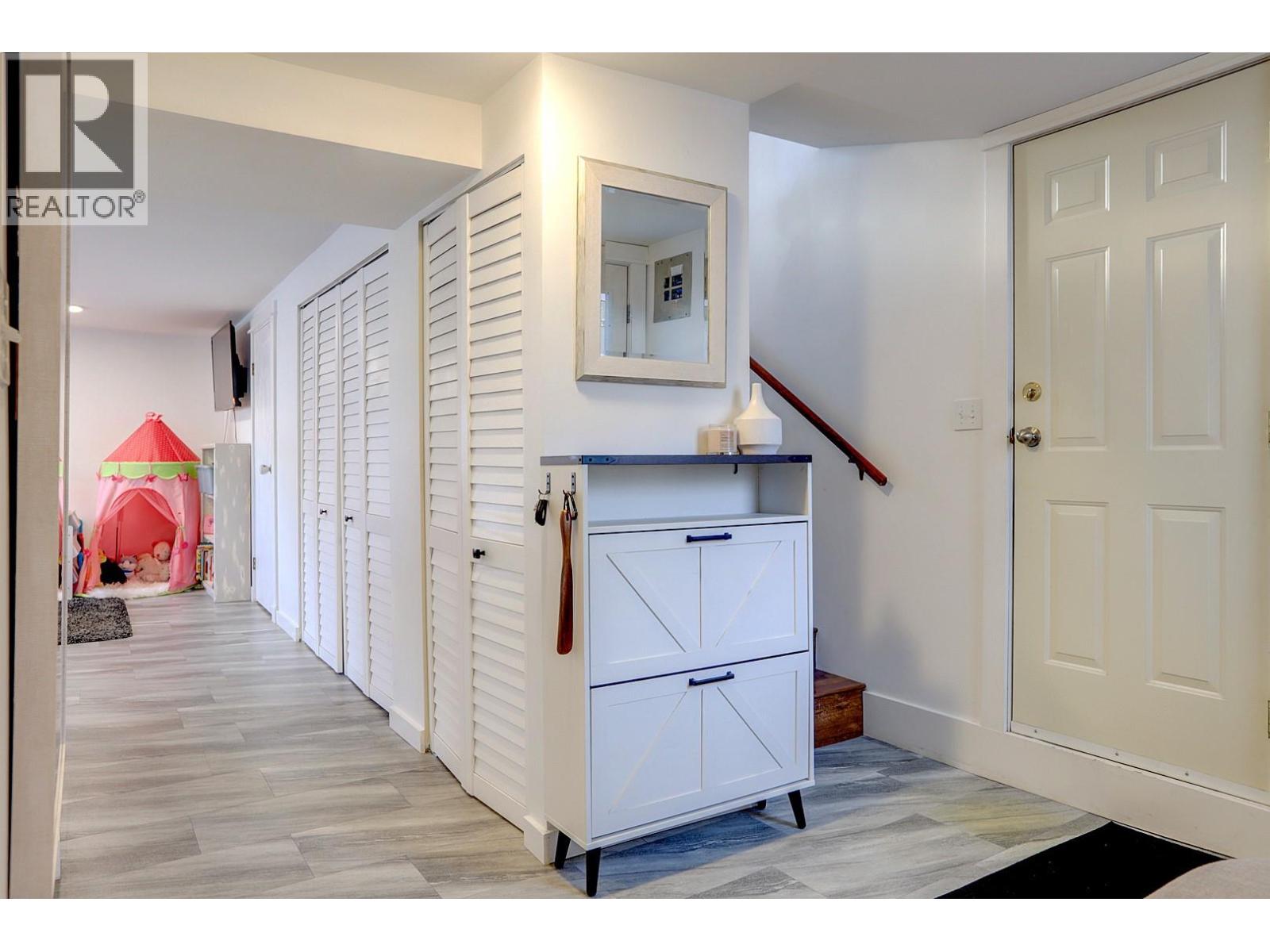 2245 Shuswap Avenue, Lumby