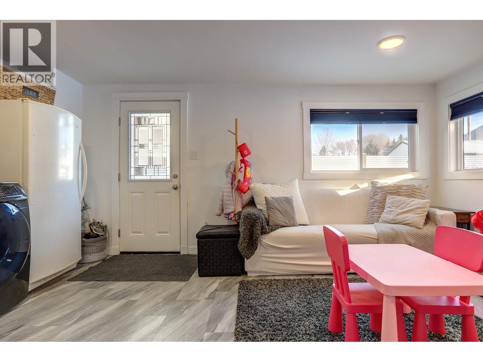 2245 Shuswap Avenue, Lumby