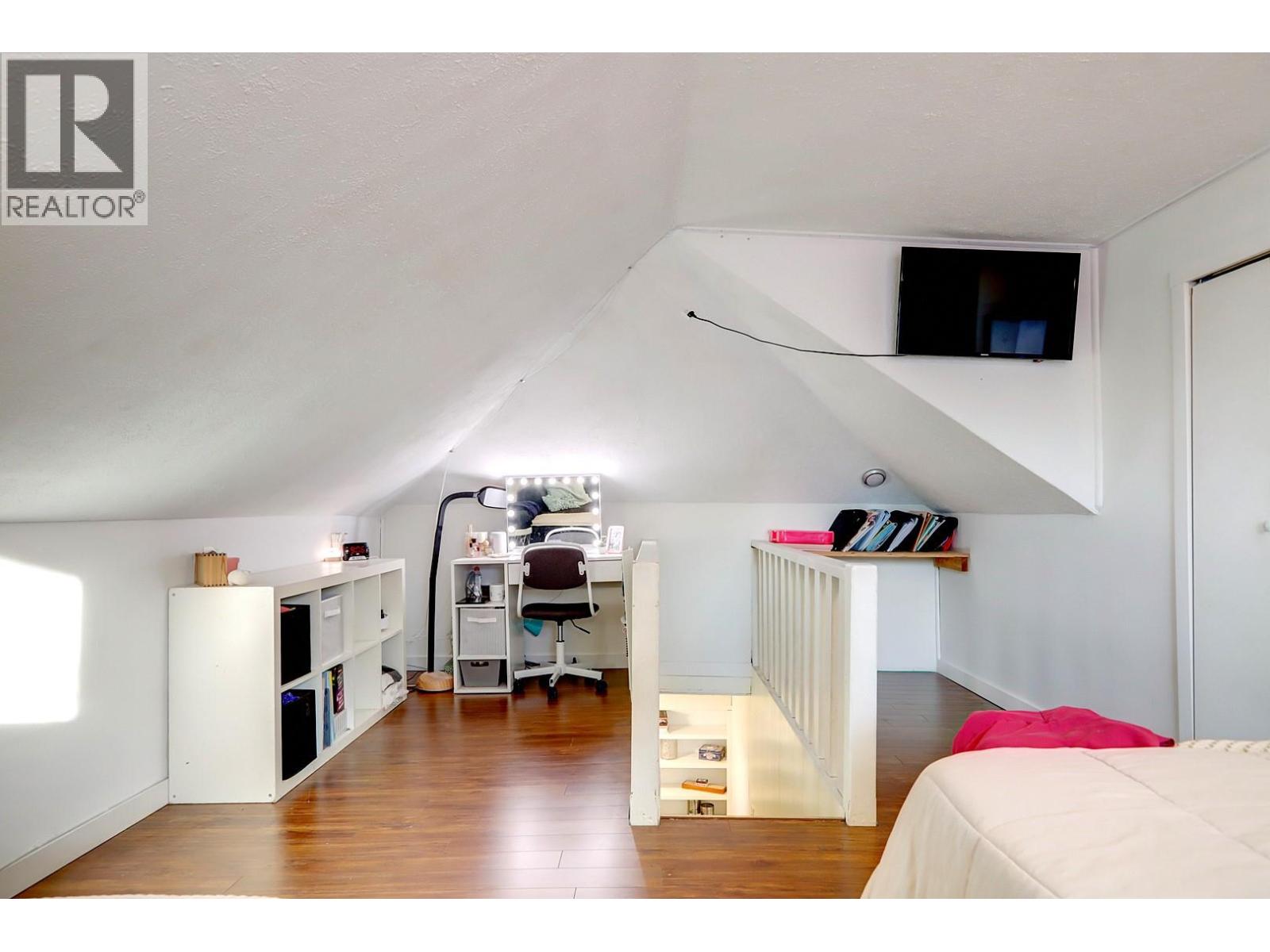 2245 Shuswap Avenue, Lumby