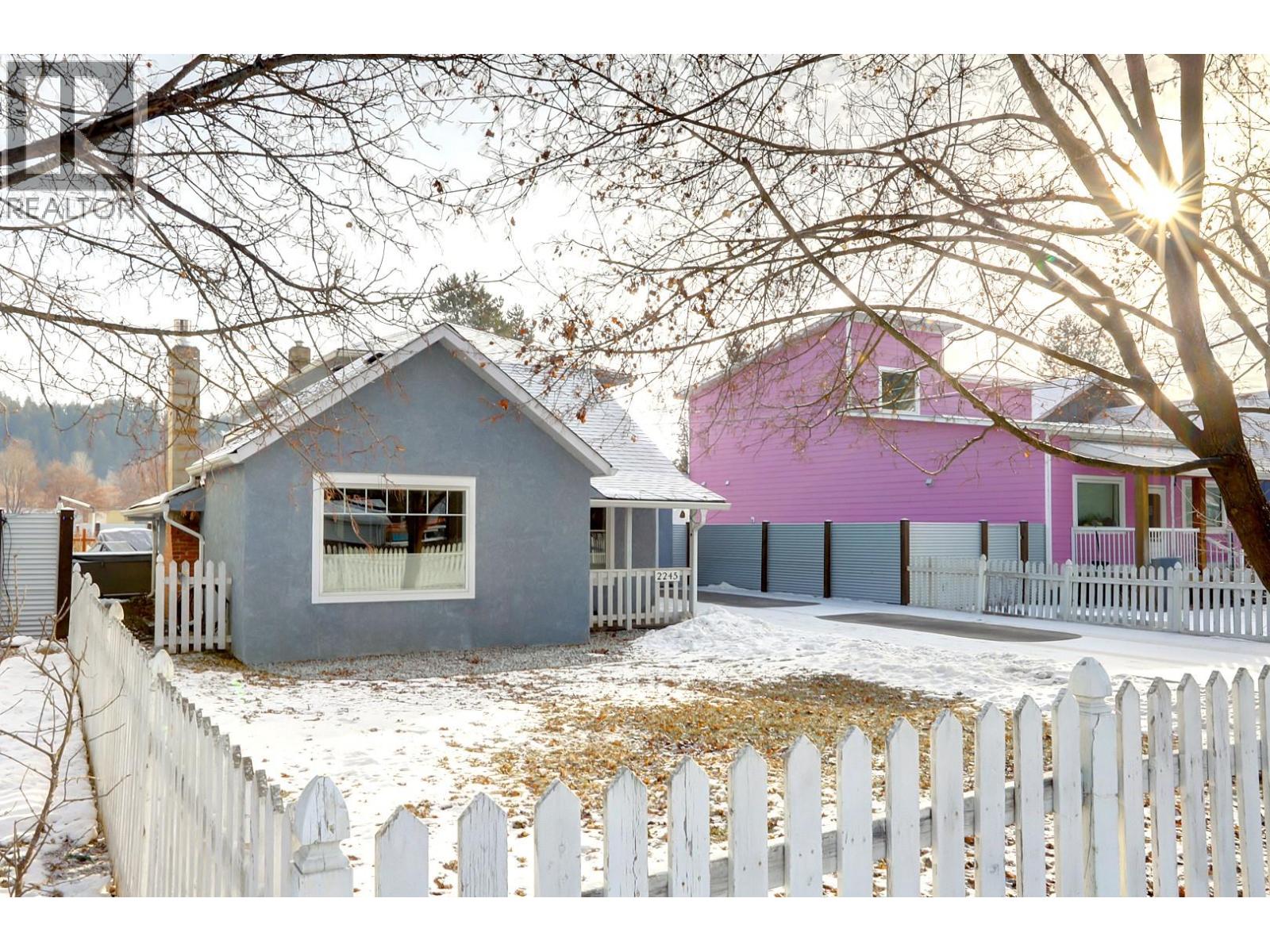 2245 Shuswap Avenue, Lumby