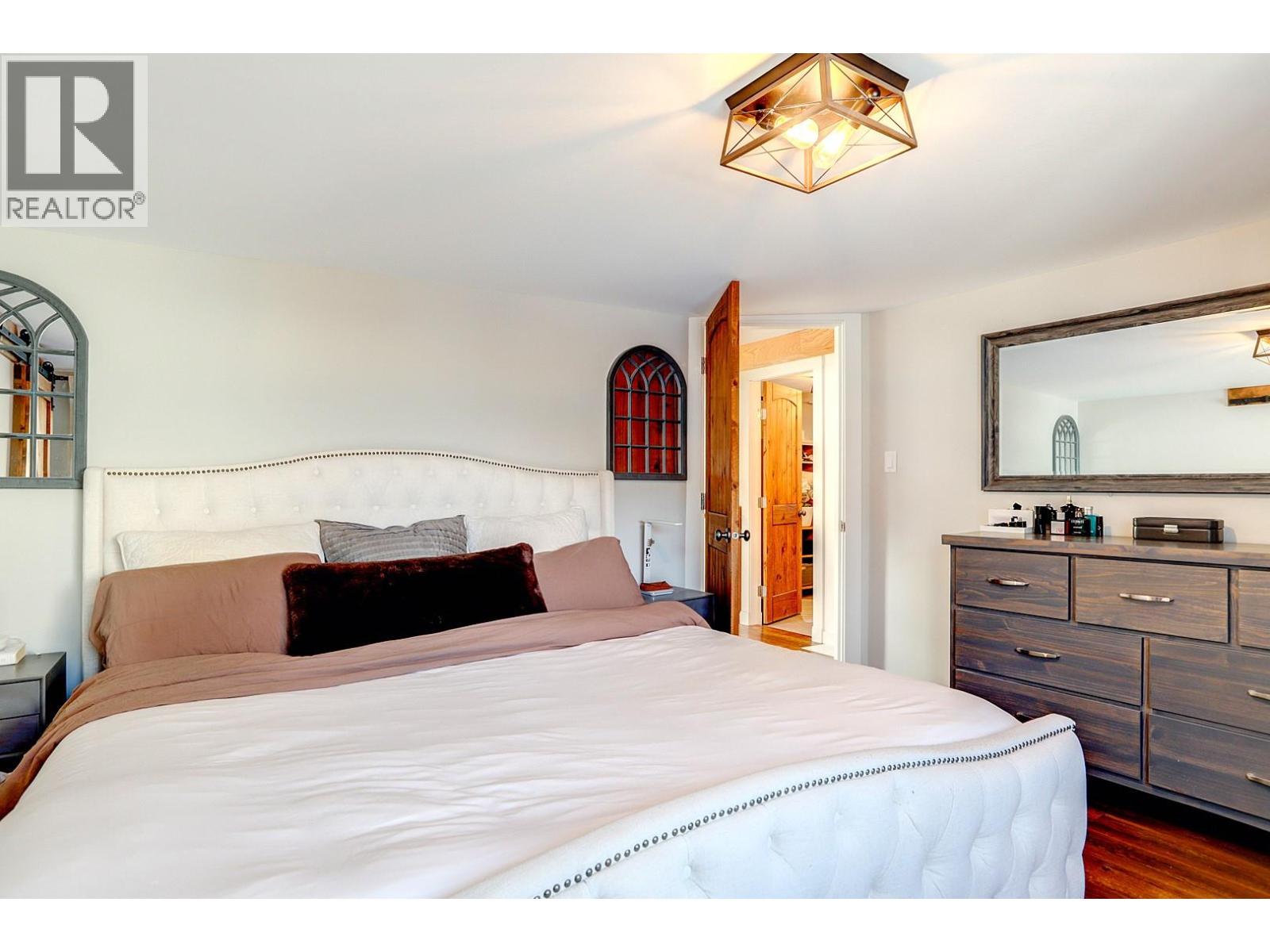 2245 Shuswap Avenue, Lumby