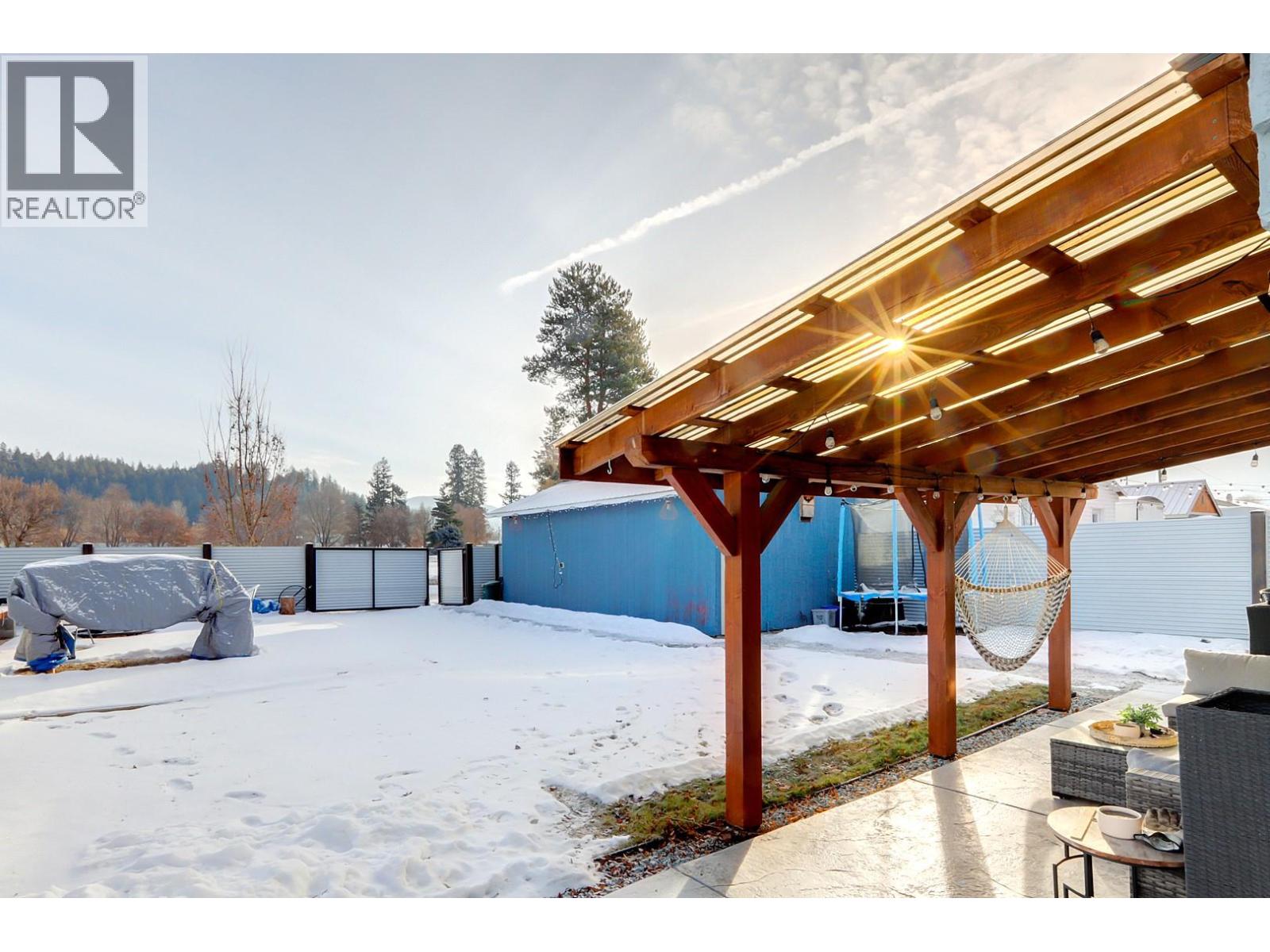 2245 Shuswap Avenue, Lumby