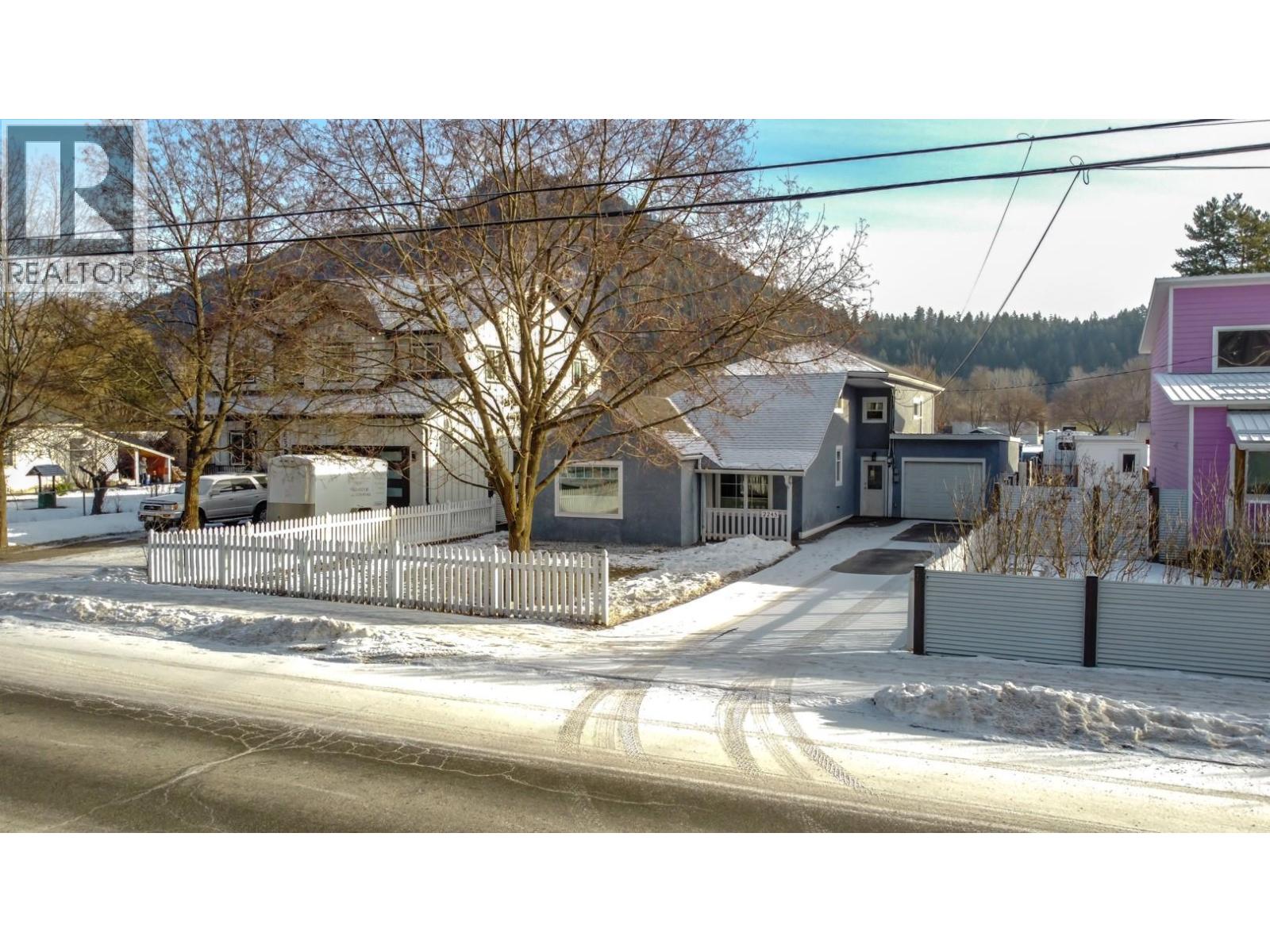 2245 Shuswap Avenue, Lumby