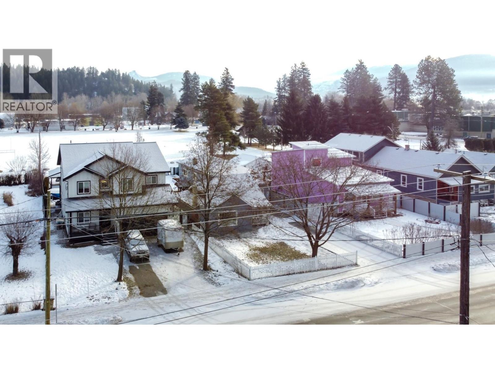 2245 Shuswap Avenue, Lumby