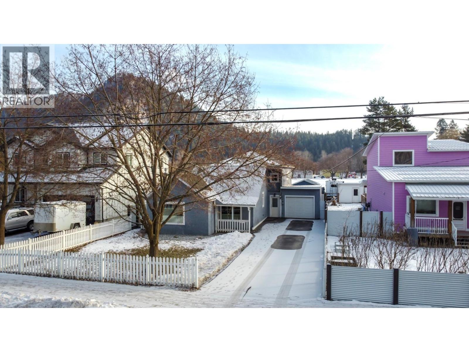 2245 Shuswap Avenue, Lumby